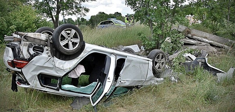 Dachowanie Volkswagena na DK-17 w Krasnymstawie