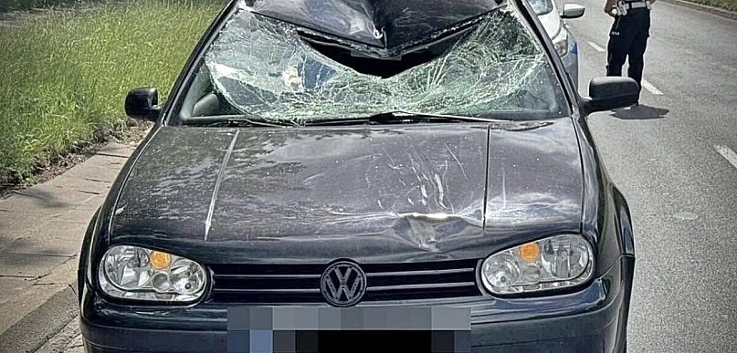 Śmiertelny wypadek - zginął pieszy. Policjanci ustalają, kto kierował pojazdem