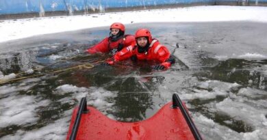 Hrubieszów: Ćwiczenia strażaków na lodzie (ZDJĘCIA)