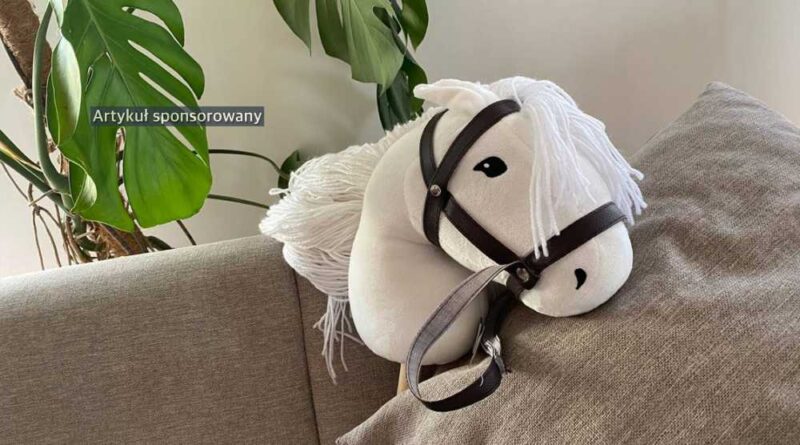 Koń na kiju byastrup - biały hobby horse